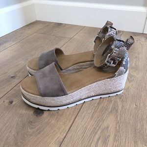 Women’s DV by Dolce Vita Sandals